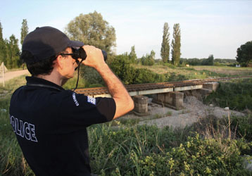 INJIE Binoculars Empower Outdoor Travel, Power Inspection, Security Monitoring, and Birdwatching