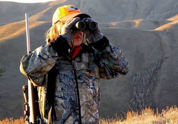 Binocular Eye Relief Explained: How to Choose Binoculars for Glasses Wearers