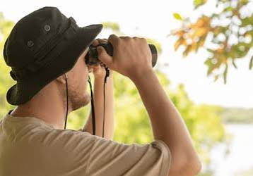 Laser Rangefinder Binoculars for Mountain Observation: Features and Applications