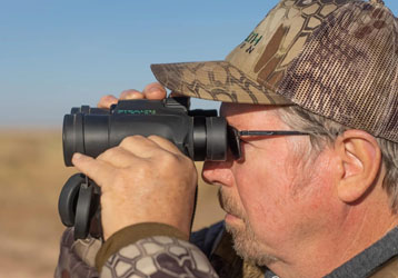 8×42 vs 10×42 HD Binoculars: Which One Is Better for Outdoor Observation?